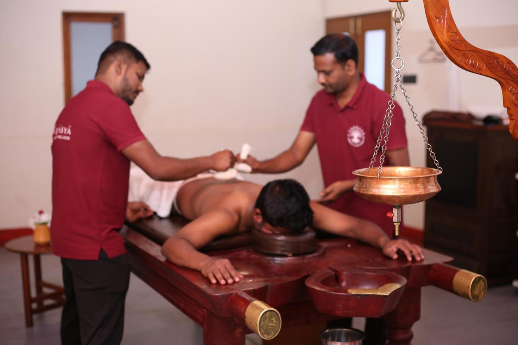 Hotel Tapasya Health & Wellness Jaysingpur Exterior foto